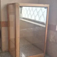 بوفه چوب و شیشه کوتاه