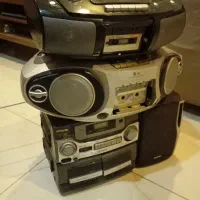 سه دستگاه رادیو ضبط