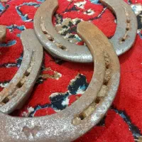 دوعدد نعل اسب‌ پاخورده قدیمی کهنه فروشی