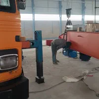 راننده جرثقیل خاور