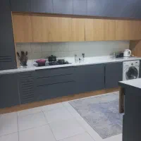 ۳مترو نیم کابینت دیواری و ۳ متر زمینی میز اپن