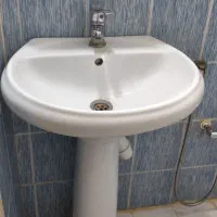 روشویی  سالم و بدون شکستگی ،بدون شیر