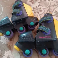 یک جفت اسکیت کوچک و بزرگ شونده