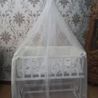 تخت گهواره شو کنارمادر چیپولینو