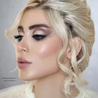 آموزش تخصصی کار با مواد و میکاپ و اصلاح و...