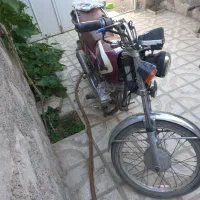 یک متور هندا مدل ۹۰ فرشی