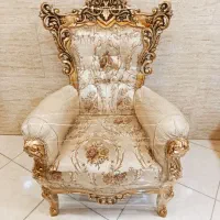 مبل سلطنتی ۹نفره با میز و عسلی در حد جهیزیه