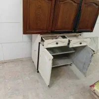 کابینت فلزی و ویترین چوبی