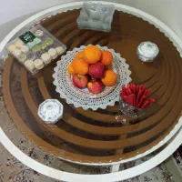 میز  جلو مبلی چوبی شیشه ای