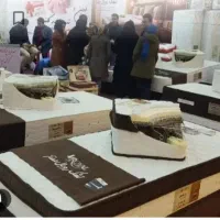 فروشنده خانم با روابط عمومی بالا