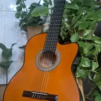 گیتار C70
