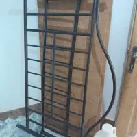 تخت خواب و میل پرده