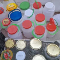 ظرف شیشه و دبه  خالی