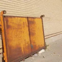 درب عقب اتاق کمپرسی دو لنگه  سالم و نو