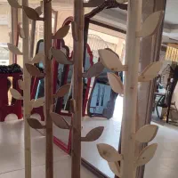 چوب لباسی برگی