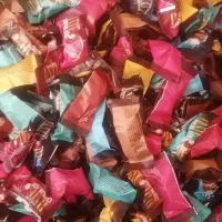 فروش خرمای شکلاتی مغزدار با طعم های مختلف