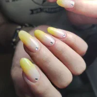 کاشت و ترمیم ناخن (مانیکور روسی/ژلیش/لمینت)
