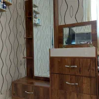 میز ارایش با آینه قدی و باکس کشودار