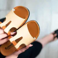 صندل و دمپایی زنانه چرم مدل پردیس (عُمده)