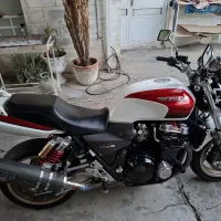 cb1300