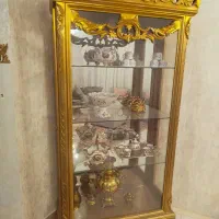 بوفه‌ی طلایی تاج‌دار