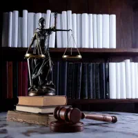 مشاوره تخصصی حقوقی و ارجاع به وکیل