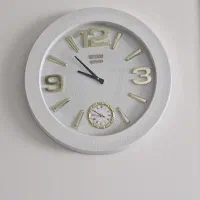 ساعت دیواری