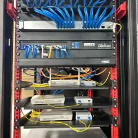 خدمات شبکه سرور و پشتیبانی IT شرکت ها و کارخانه ها