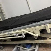 تخت بیمار به همراه تشک مواج سه شکن مکانیکی نو