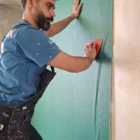 نصاب کاغذ دیواری