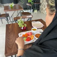 کافه وی صبحانه سلف سرویس با کلی تنوع همه روزه