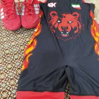 لباس و کفش کشتی