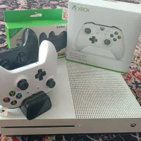 Xbox one s 1T دو دسته همراه با پایه شارژ