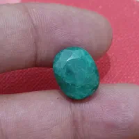 نگین زمرد معدنی خوش رنگ به وزن۱۱قیراط۴۰۰سوت