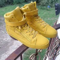 ۲مدل کتونی اورجینال زارا و روبین جین