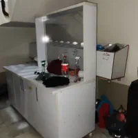 میز کار به همراه جاحبوبات و تخمه و...