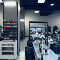 خدمه برای سالن زیبایی