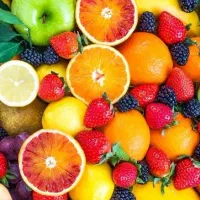 فروشنده با تجربه میوه فروشی