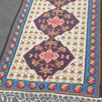 یک عدد گلیم  عشایری