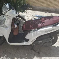 لاکی200