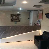 نیروی پذیرش خانم‌مسلط به امور پذیرش