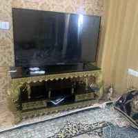 فرش و میزتلویریون و بوفه