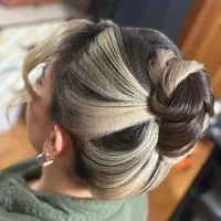 میکاپ شنیون ناخن مژه...