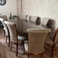 میز نهارخوری ۸ نفره تمام چوب با شیشه روی صفحه