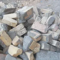 مقداری آجر سالم  بدون هیچ مشگلی