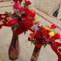 گل رز با گلدان