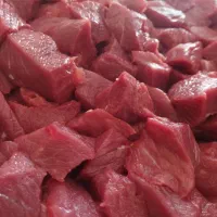 خورده گوشت گوساله نر تازه برای غذا خوری ها