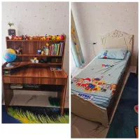 تخت و میز تحریر