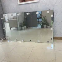 یک عدد آینه به علت تغییرات به فروش می رسد