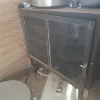 میز نهار خوری و فر شیرینی پز